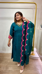 Sovrana Premium Russian Silk Ensemble
