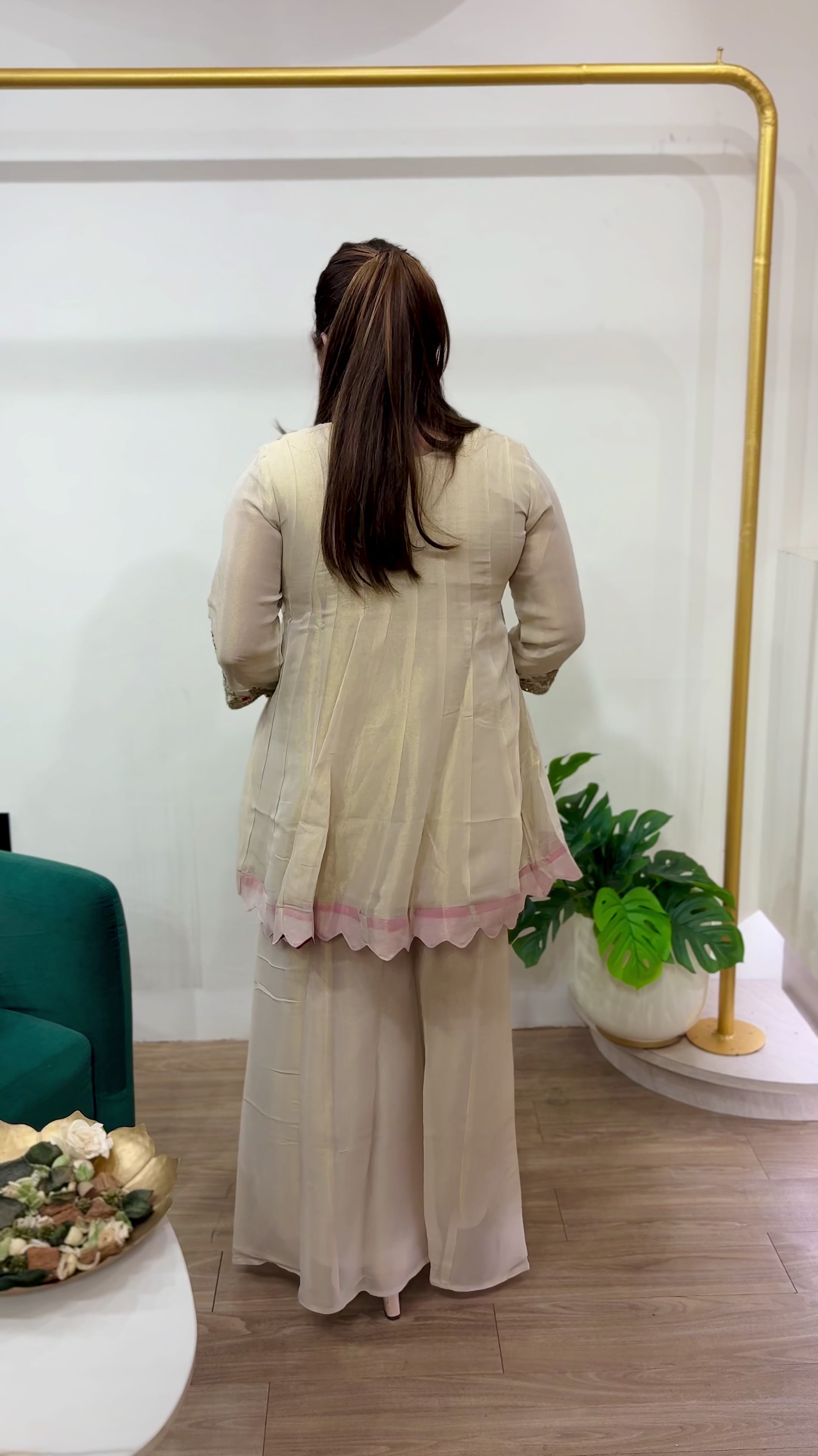 Nooré Shimmer Tissue Ensemble
